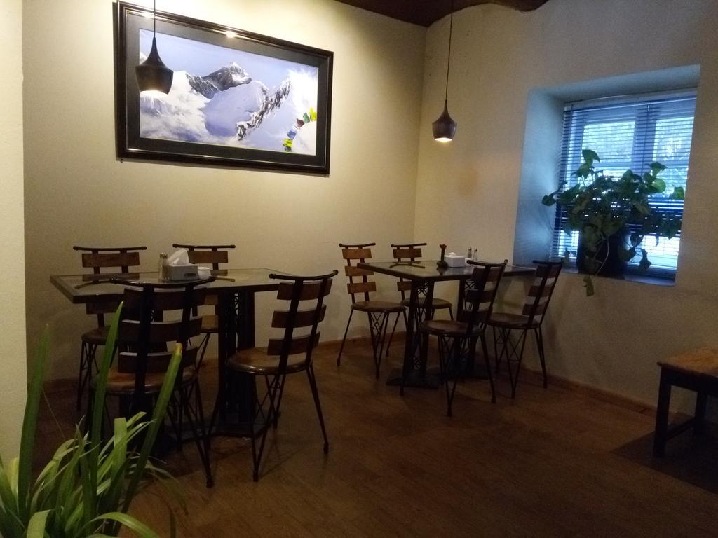 Hotel Heranya Катманду Экстерьер фото