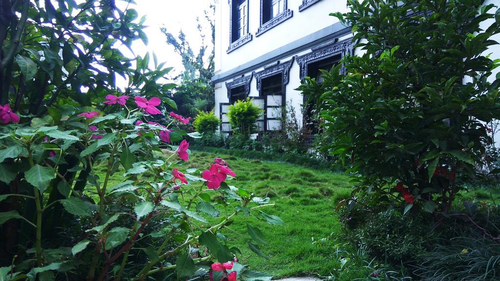 Hotel Heranya Катманду Экстерьер фото