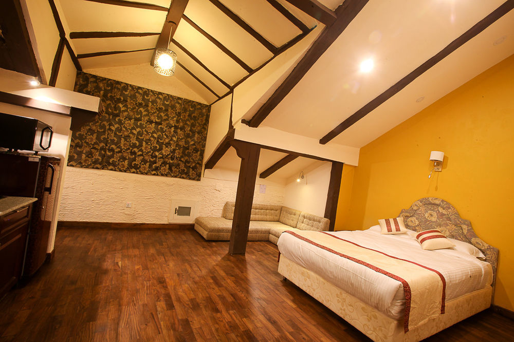 Hotel Heranya Катманду Экстерьер фото