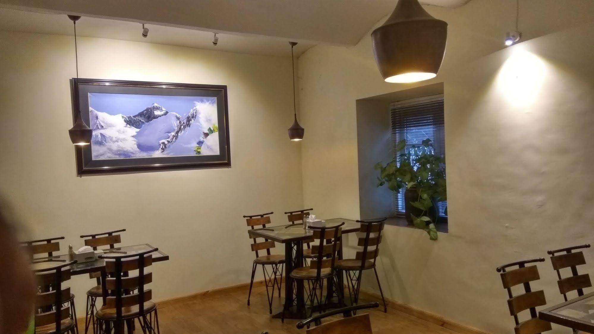 Hotel Heranya Катманду Экстерьер фото