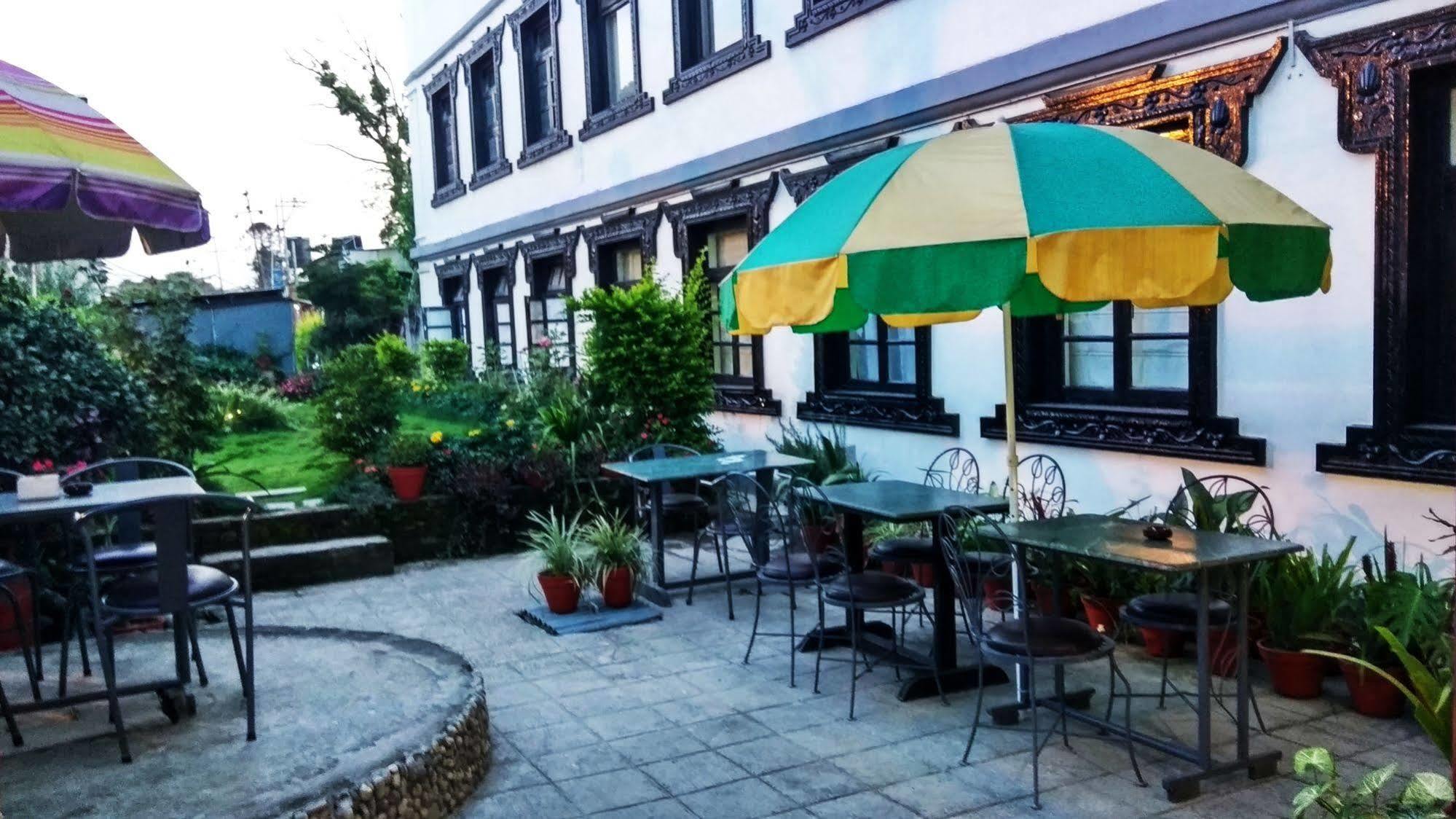 Hotel Heranya Катманду Экстерьер фото