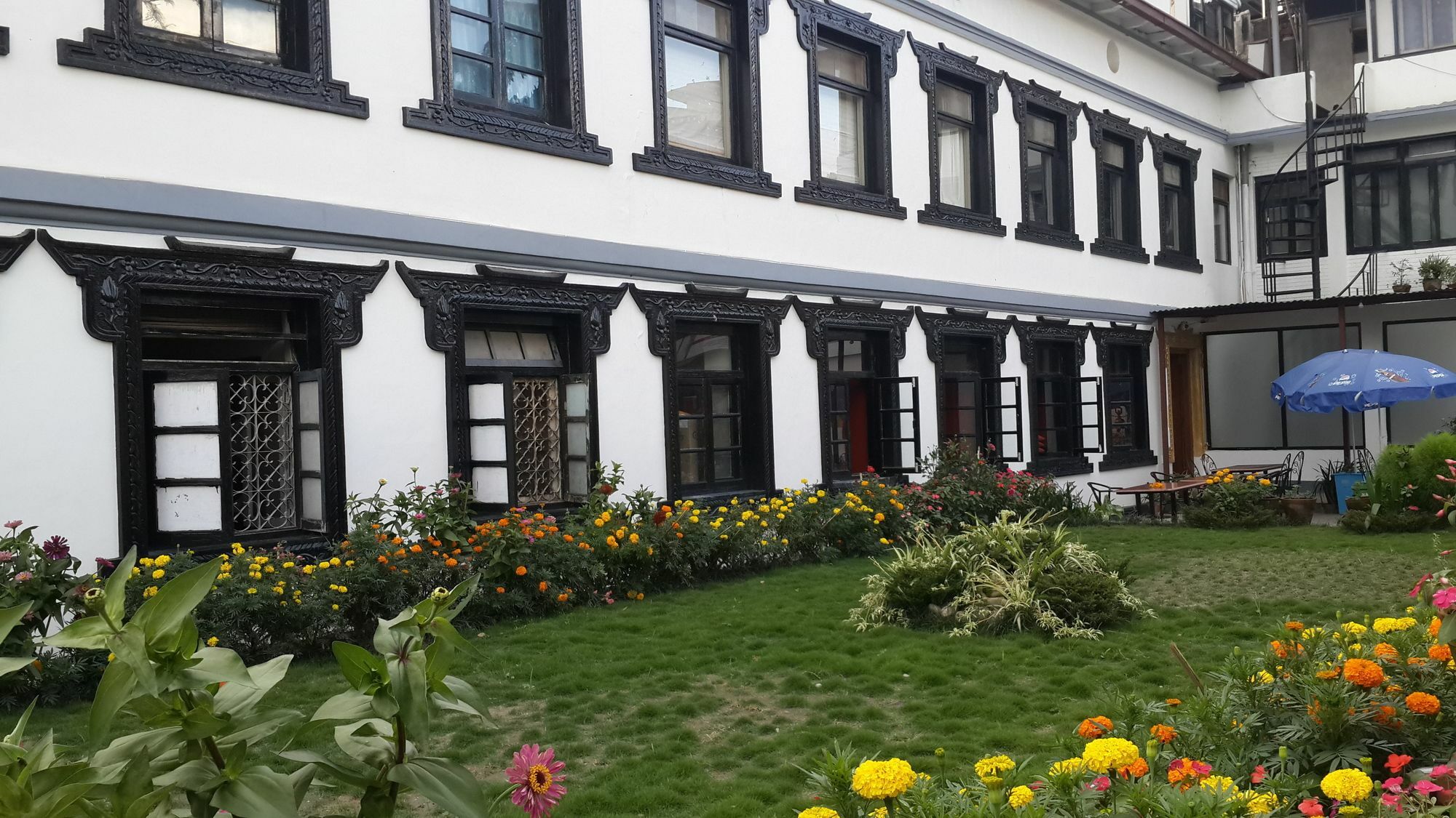 Hotel Heranya Катманду Экстерьер фото